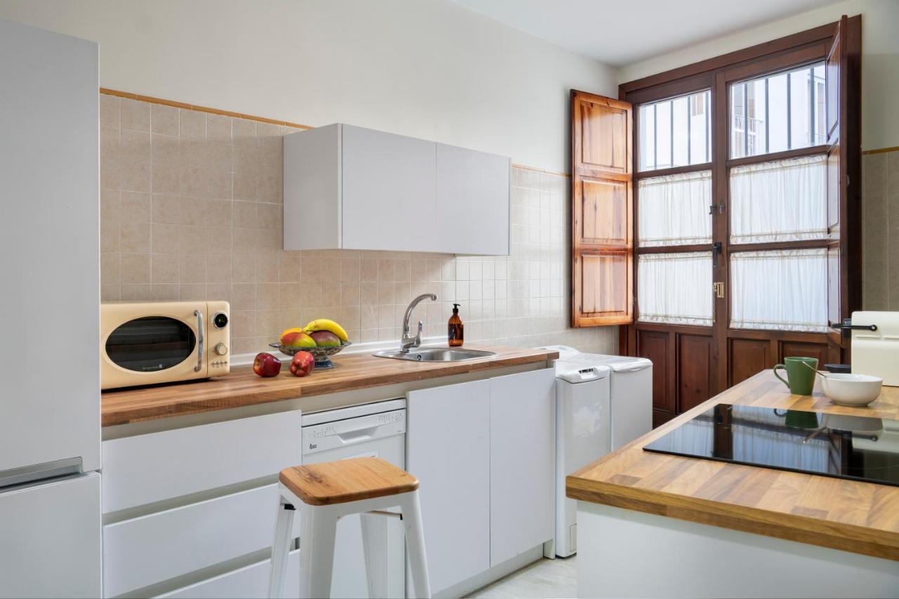 Monkeys Apartments Alameda Севилья Экстерьер фото